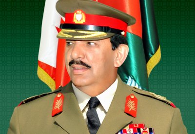 المشير يشيد بالتعاون العسكري مع بريطانيا