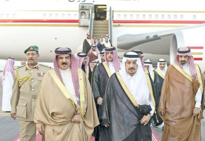 جلالة الملك يصل إلى السعودية