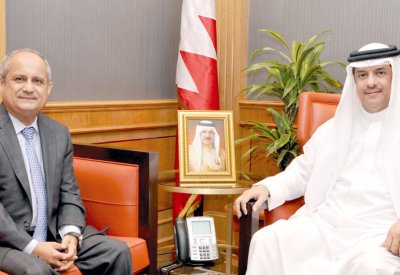 مساعد وزير الخارجية يشيد بالدور الريادي لـ “تمكين”