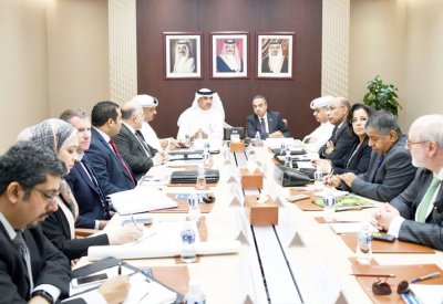 خلف والحمر يبحثان منافذ المشاريع الإسكانية الجديدة