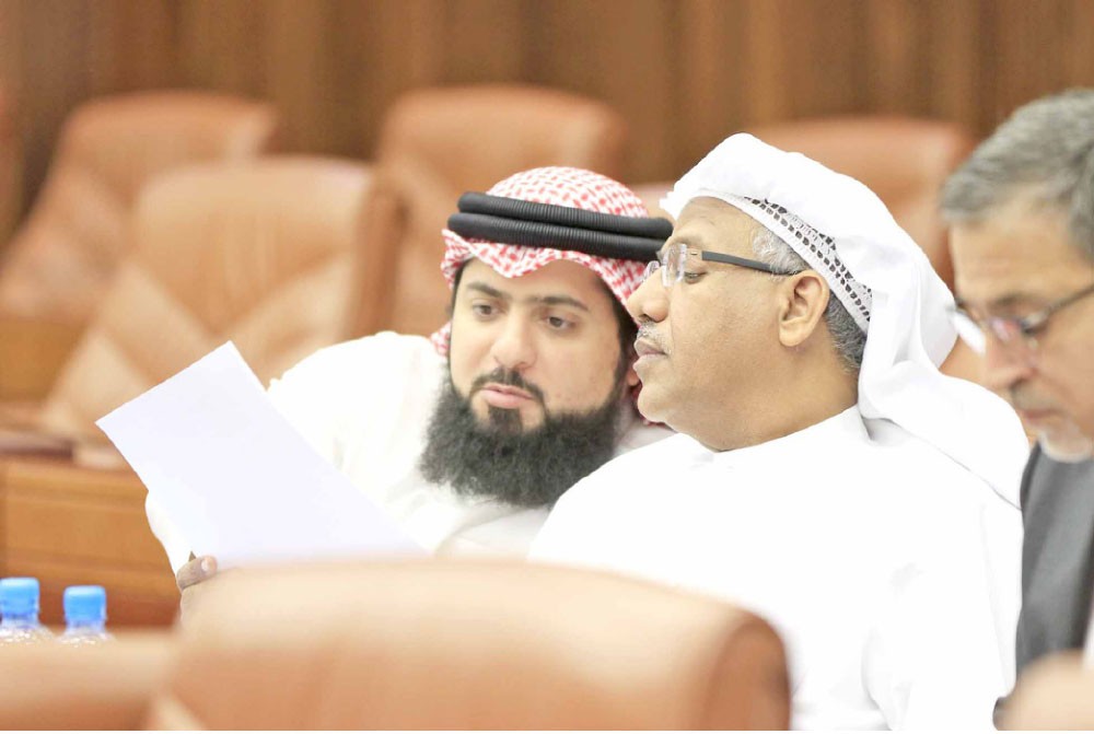 من يقول الكلام الكاذب فهو كاذب