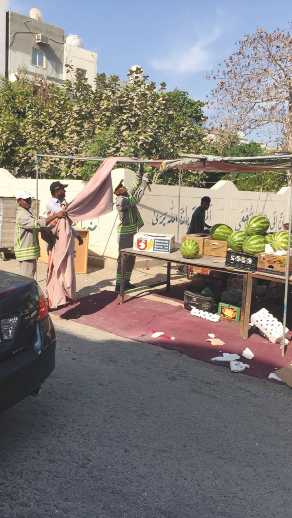 إزالة الفرشات بسوق جدحفص بعد إعادة تثبيتها