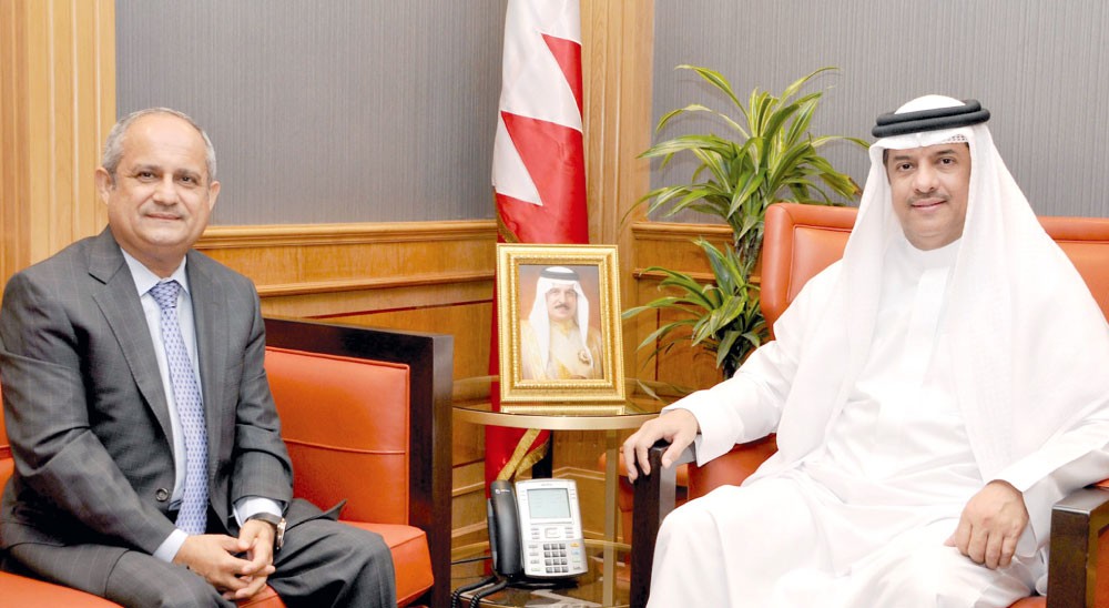 مساعد وزير الخارجية يشيد بالدور الريادي لـ “تمكين”
