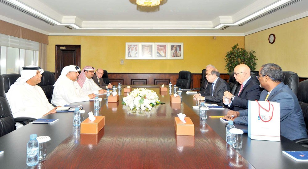 وزير المالية يشيد بدور غرفة تسوية المنازعات
