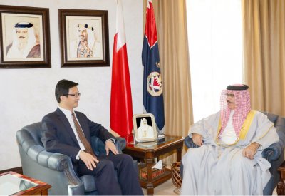 وزير الداخلية يبحث العلاقات مع السفير الصيني 