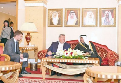 سمو الشيخ سلمان بن خليفة ينوه بمستوى العلاقات مع روسيا
