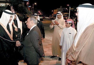 سمو الشيخ خليفة بن علي: التعاون المشترك يرتقي بالخدمات ويحقق تطلعات المواطنين