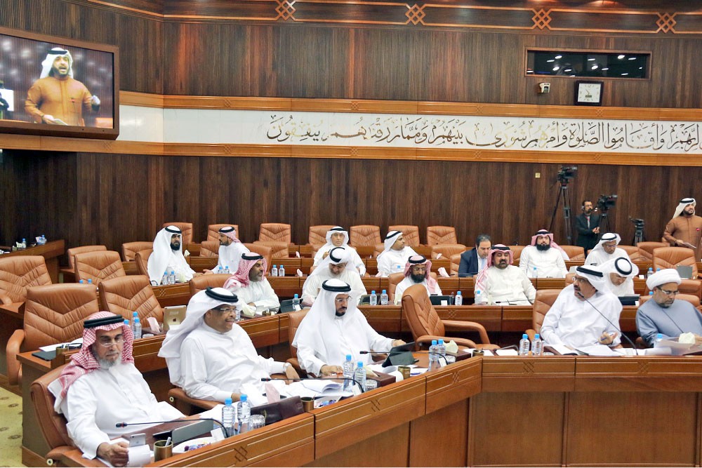 عمل “LMRA” بيروقراطي وغير منظم إداريا 