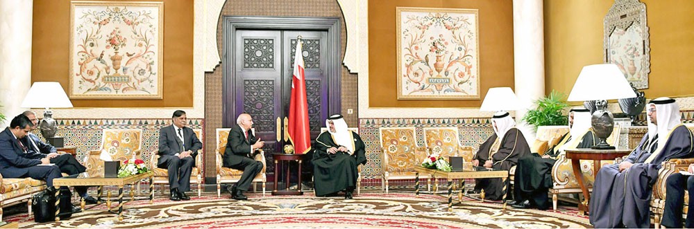 سمو ولي العهد: مشاركة المؤسسات العالمية في “حوار المنامة” تؤكد أهميته 