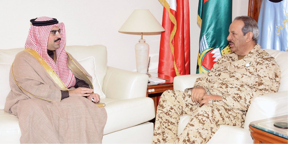 المشير يلتقي سفير البحرين في أميركا