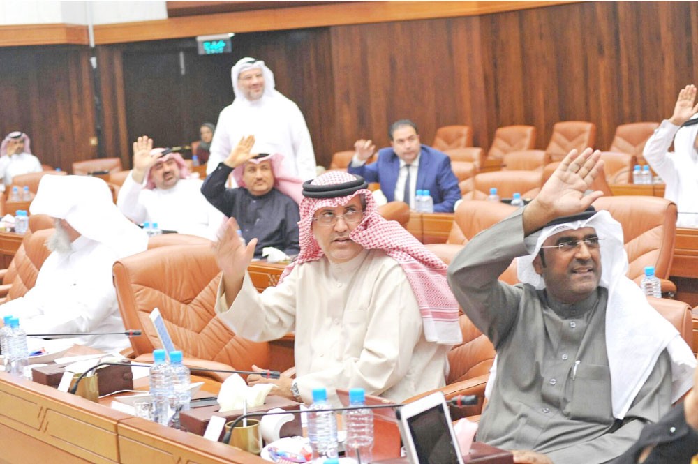 رفض المساس بأي رمز وطني والتعرض لتراب الأرض 