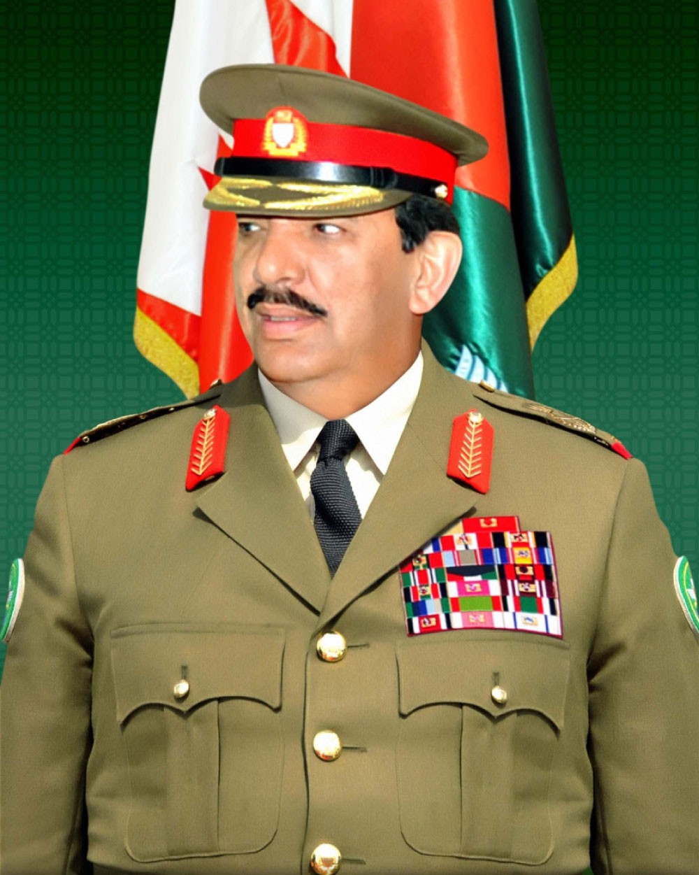 المشير الركن الشيخ خليفة بن أحمد آل خليفة بنى درعا حصينا حمى الوطن