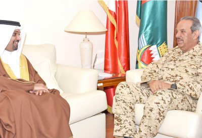 القائد العام يستقبل سمو الشيخ سلمان بن خليفة 