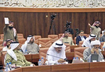 مشادة بسبب توافق الحكومة والبرلمان على زيادة الأسعار