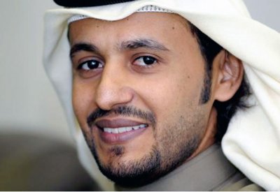 البحريني إياد المريسي  في مهرجان للشعر بالعويس 