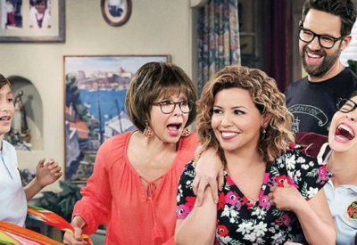 عرض الموسم الثانى من مسلسل "One Day at a Time"