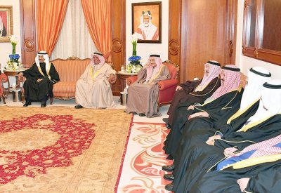 سمو رئيس الوزراء يهنئ الشيخ عبدالله بن سلمان بزواج نجله‎