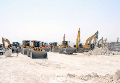 أزمة مواد “دفان” خانقة تشل مشروعات البناء بالبحرين