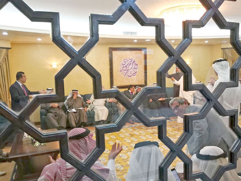 قرار رفع سعر البنزين وارد ببرنامج عمل الحكومة