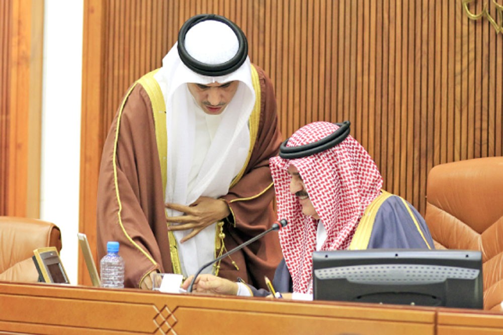 الرميحي: وسائل التواصل لا ترتبط بـ “الإعلام”