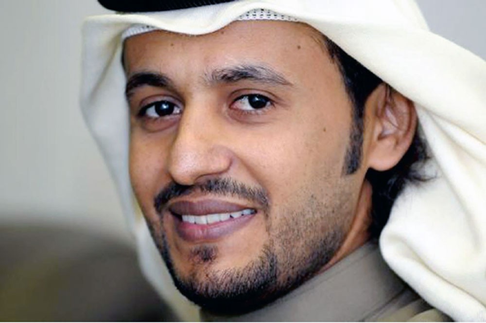 البحريني إياد المريسي  في مهرجان للشعر بالعويس 