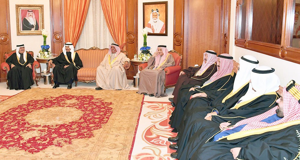 سمو رئيس الوزراء يهنئ الشيخ عبدالله بن سلمان بزواج نجله‎