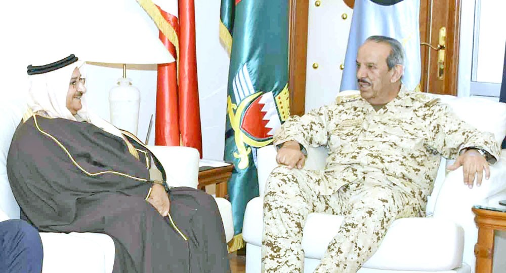 مناقشة الموضوعات المشتركة بين “الدفاع” و “بتلكو”