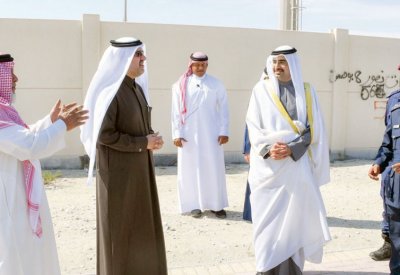 سمو محافظ الجنوبية يتفقد احتياجات عسكر وجو الخدمية