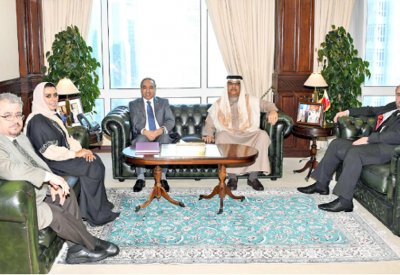 خلف: تشجيع رفع التحصيل العلمي للموظف