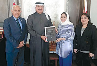 راشد بن خليفة: دعم وتشجيع الفنان البحريني