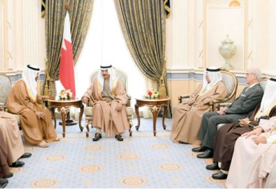 سمو رئيس الوزراء: مواقف الإمارات الثابتة تجاه البحرين محل تقدير