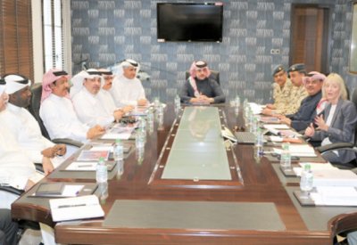 عبدالله بن حمد: إبراز معرض الطيران بأفضل المستويات