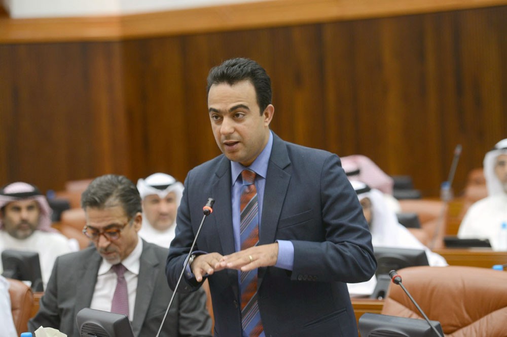 العرادي لـ “البلاد”:  التعاطي مع الملف الحقوقي أولوية ثابتة 