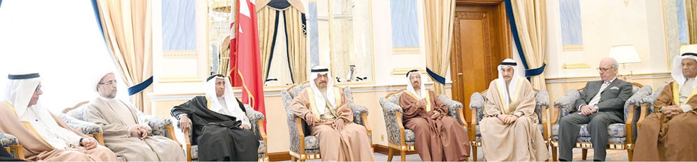 سمو رئيس الوزراء: إساءة استغلال وسائل التواصل لا تقل عن الإرهاب