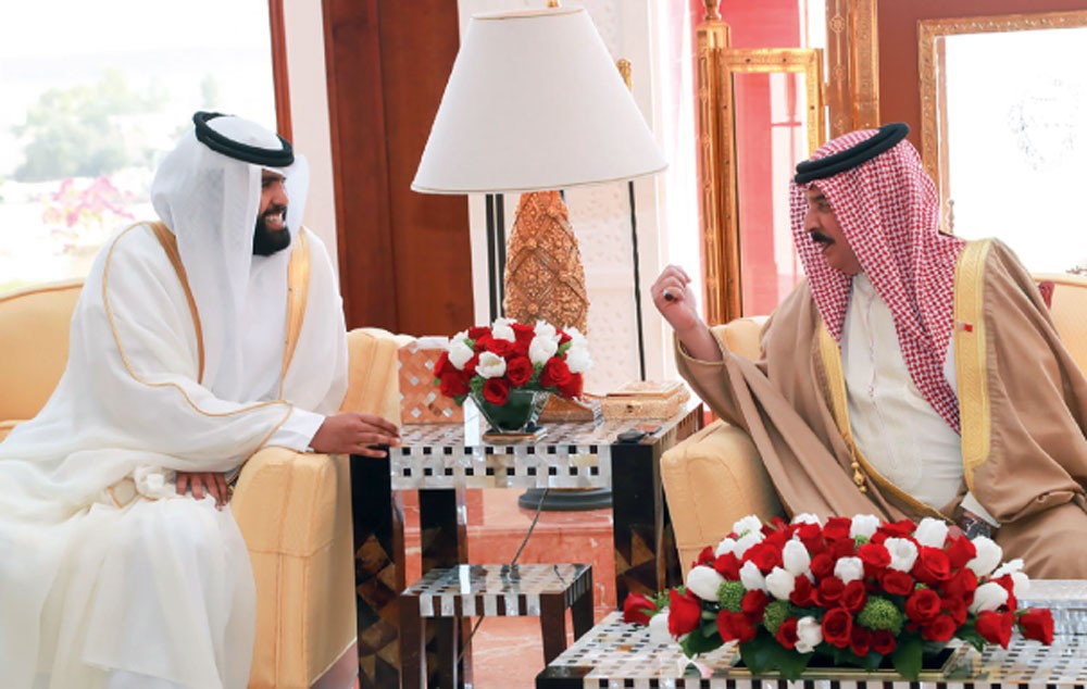 جلالة الملك يستعرض العلاقات مع سلطان بن سحيم