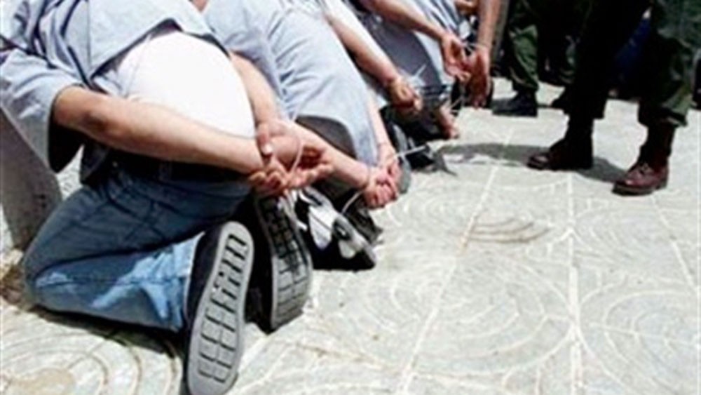 القبض على مشتبه بارتكابهم واقعة سرقة بالإكراه
