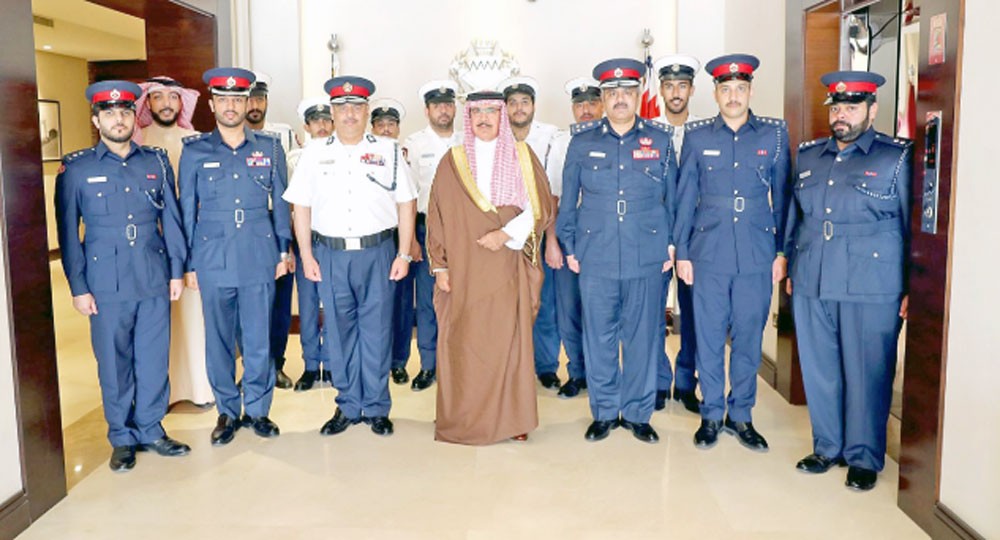 وزير الداخلية يشيد باحترافية فريق إدارة العمليات