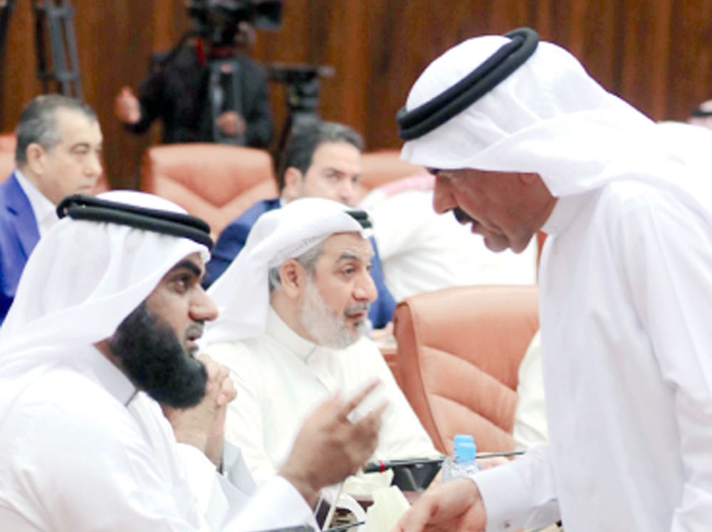 حميد: مدارس تمتلئ بالأجانب ولا للتجميل الإعلامي