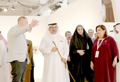 سمو ولي العهد: الفنان البحريني استطاع أن يضيف بعدا إنسانيا يمثل الهوية والمجتمع 