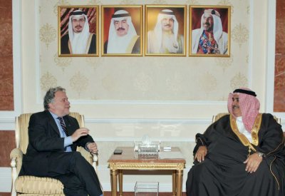 وزير الخارجية يشيد بنماء العلاقات مع اليونان