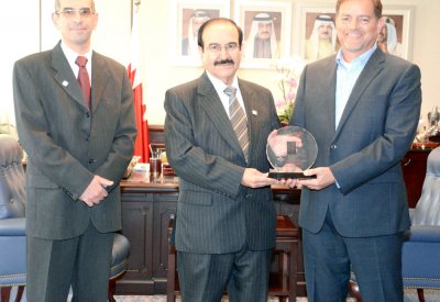 “سولار ون” تكرم وزير الكهرباء