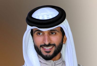 ناصر بن حمد يشيد بعمق التعاون مع بريطانيا