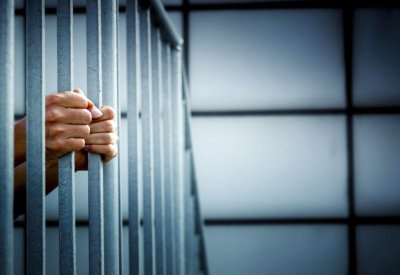 القبض على عمالة مخالفة وباعة جائلين