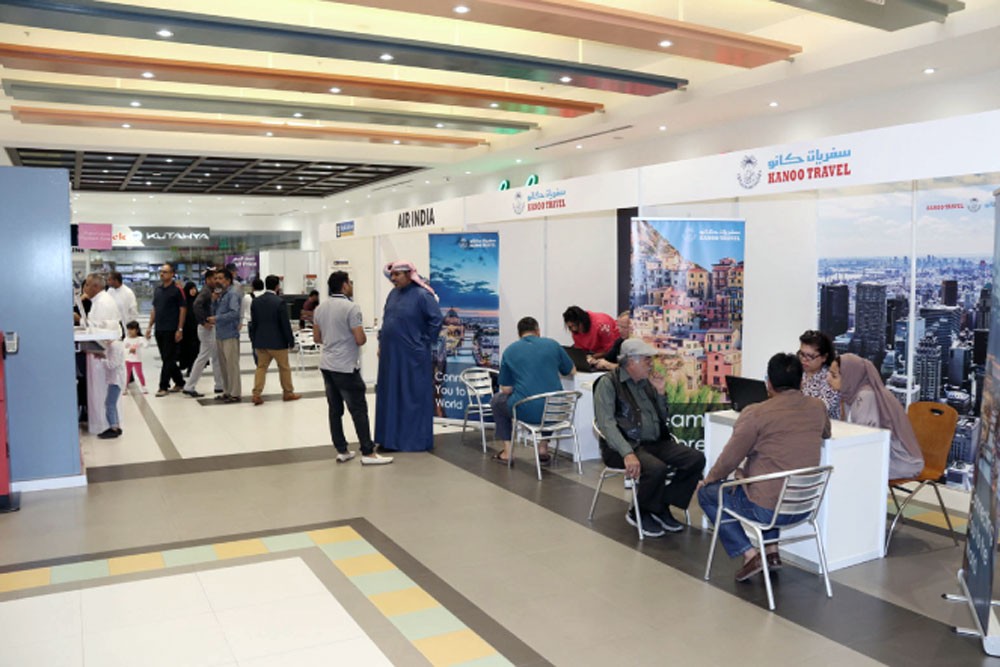 معرض “لولو سفر مارت” يشهد إقبالاً كثيفًا من الزوار