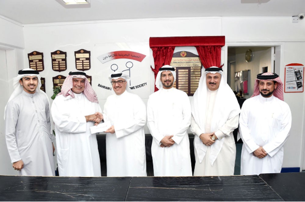 “يوسف كانو” تدعم “البحرينية لمتلازمة داون”