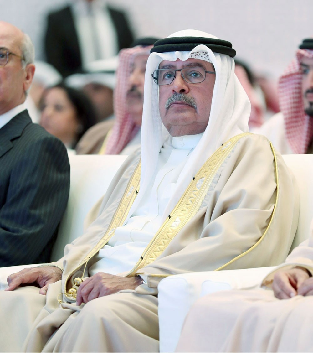 سمو الشيخ علي بن خليفة: تنفيذ المبادرات الكفيلة بتقديم خدمات عالية الجودة للمواطنين