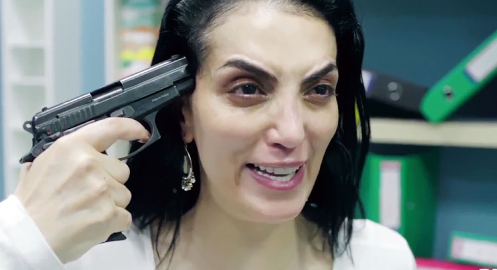فيلم “طلق صناعي”.. عن المواطن المصري وهمومه والضغوط التي يعانيها