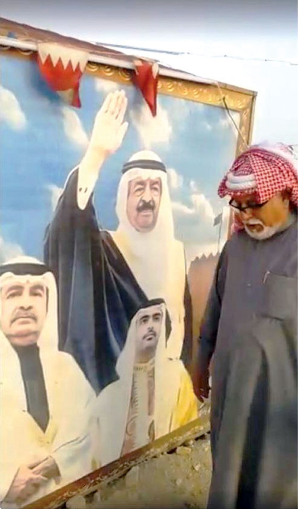 "بوأحمد" يعبر بعفويته عن حبه للقيادة