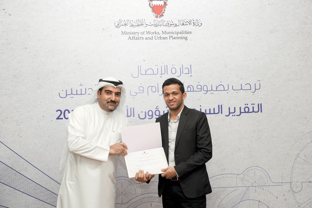 إدارة الاتصال بـ”الأشغال” تكرم الجهود الإعلامية