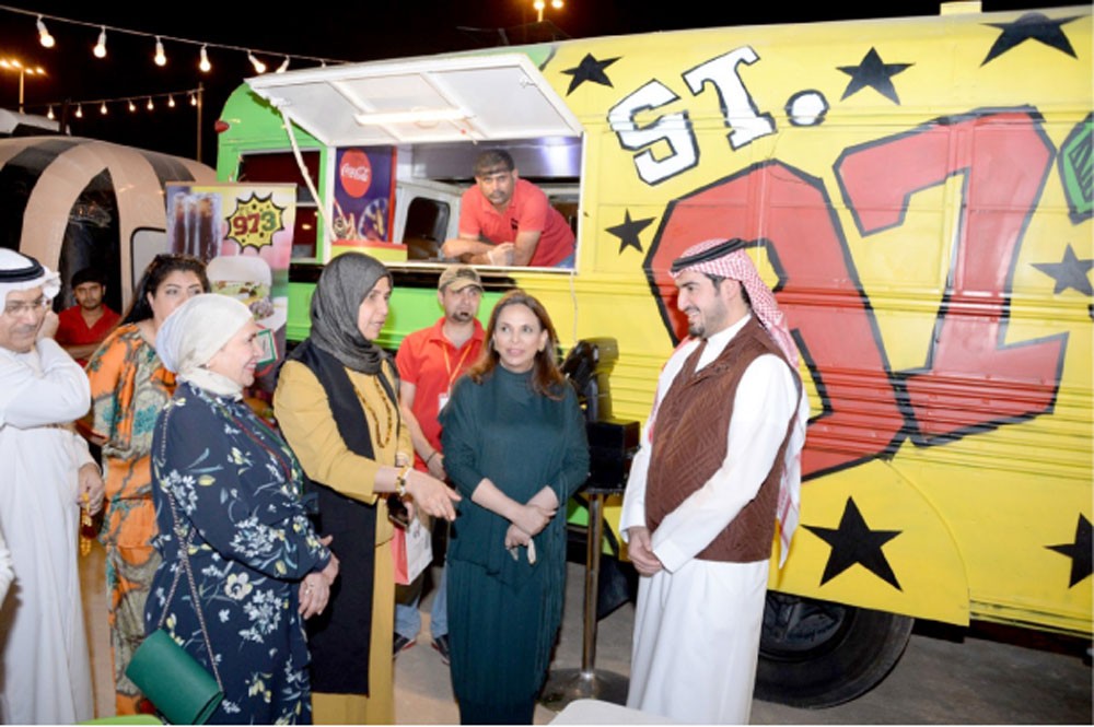 رئيس هيئة السياحة يفتتح “أرتيزانا الرائد المبدع 973 +” 